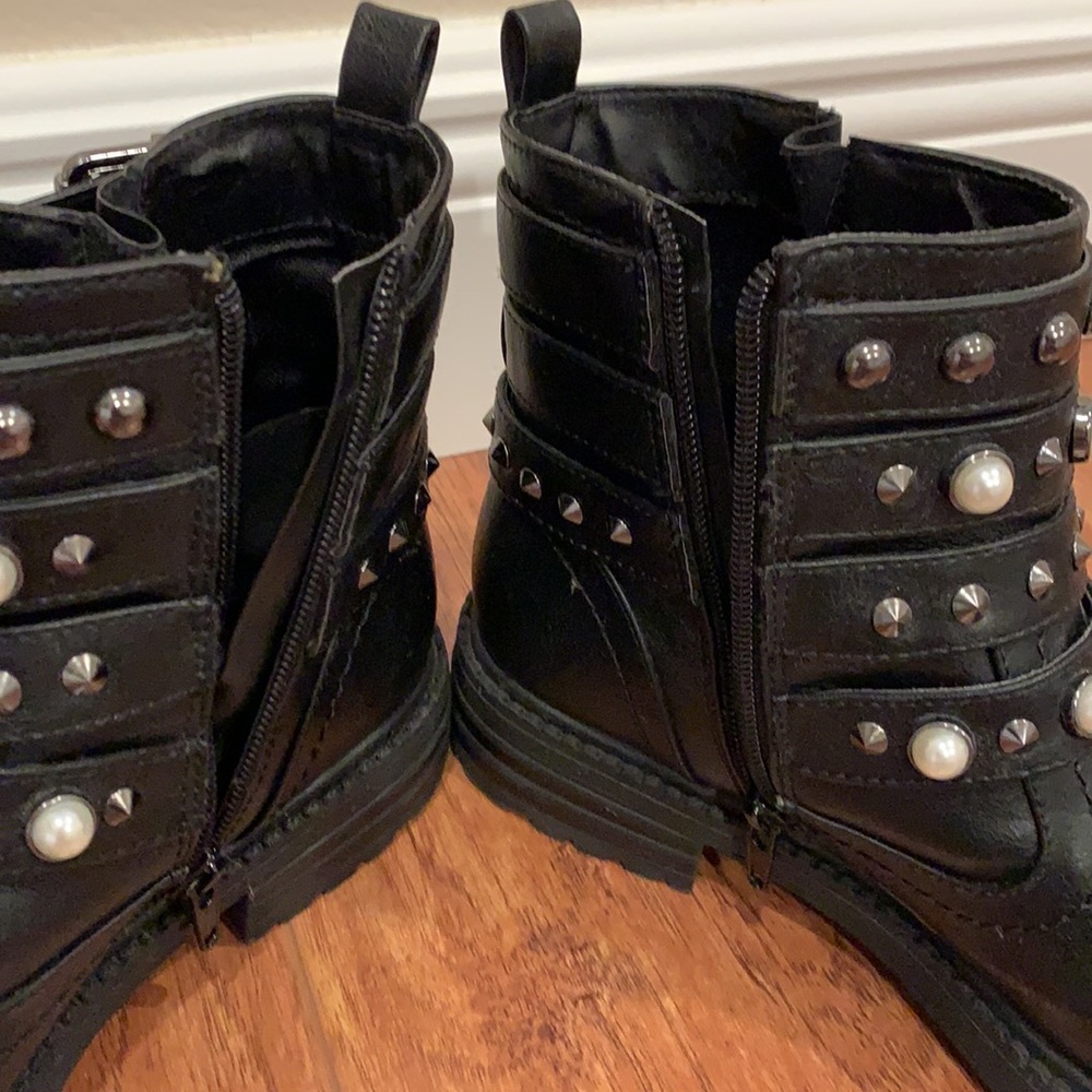 Guess Boots - Picture 3 of 4
